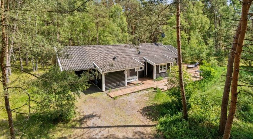 Photo of "Signe" - 850m from the sea