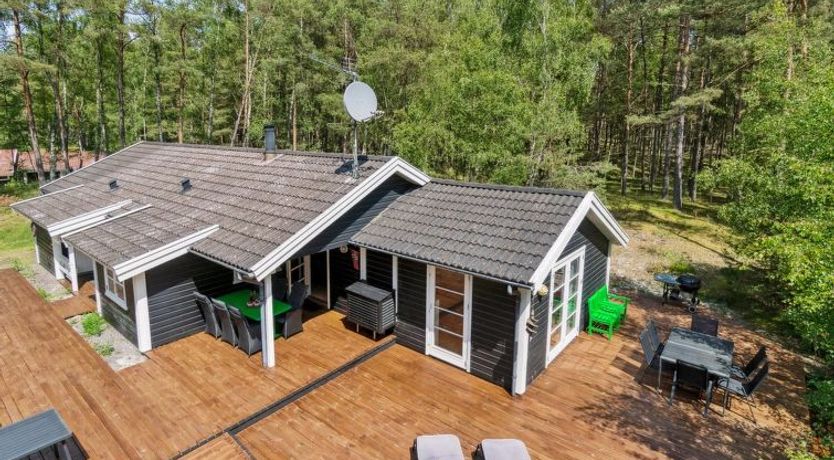 Photo of "Signe" - 850m from the sea