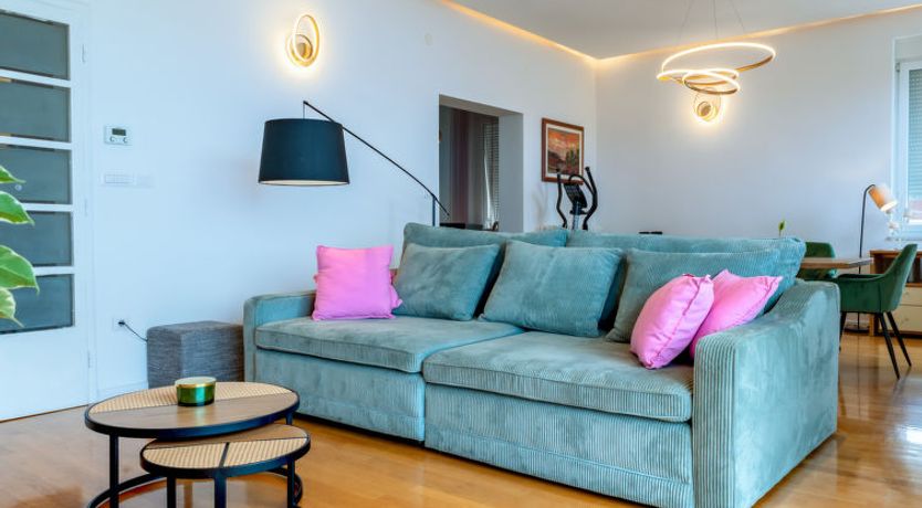 Photo of Elisabeth Seaview