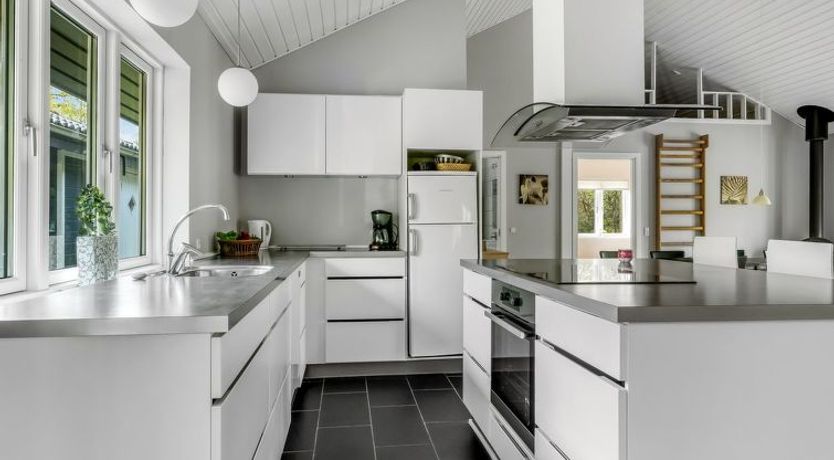 Photo of "Ellie" - 300m from the sea