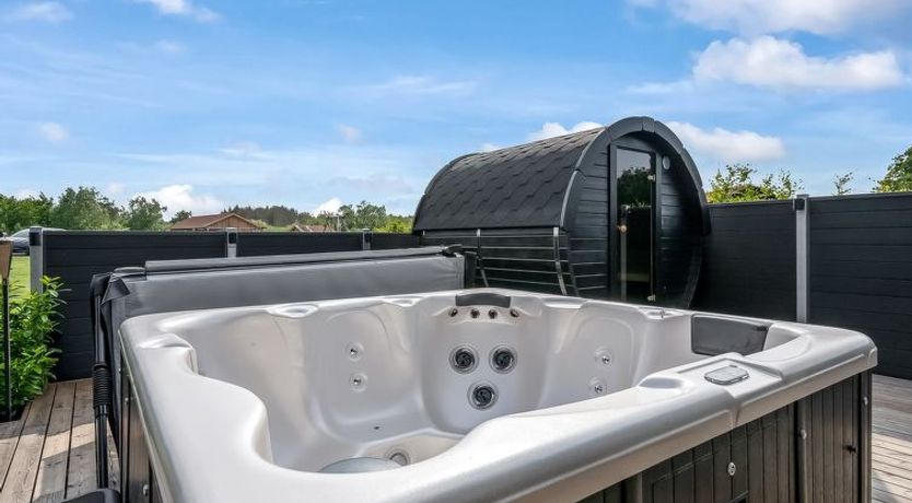 Photo of "Bryngeir" - 750m from the sea