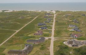 Photo of hinrich-300m-from-the-sea