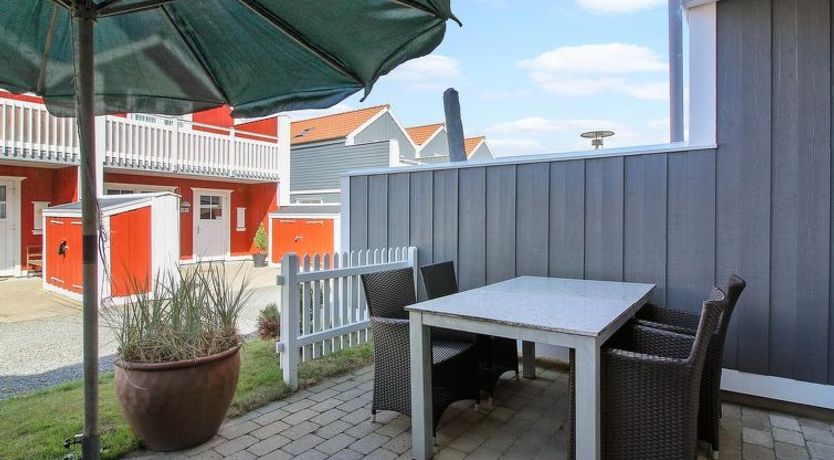 Photo of "Vinny" - 1.2km from the sea