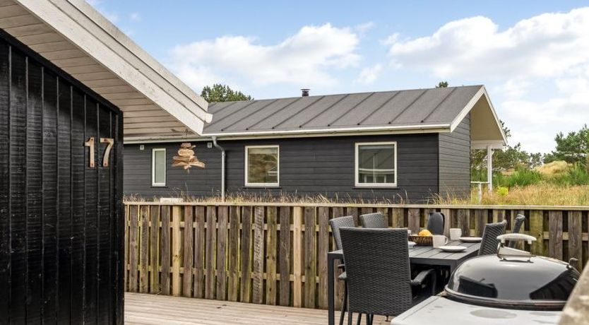 Photo of "Melanie" - 950m from the sea