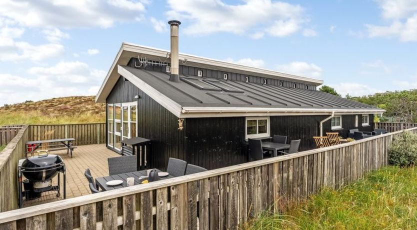 Photo of "Melanie" - 950m from the sea