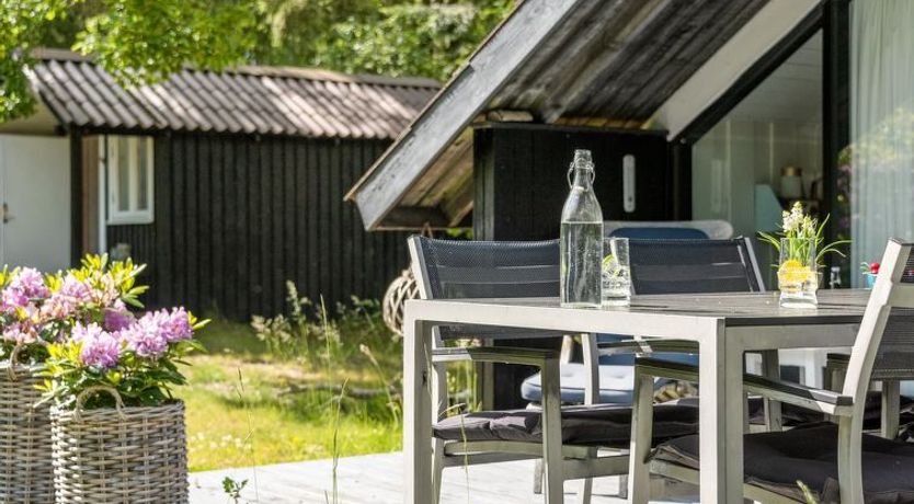 Photo of "Alika" - 200m to the fjord