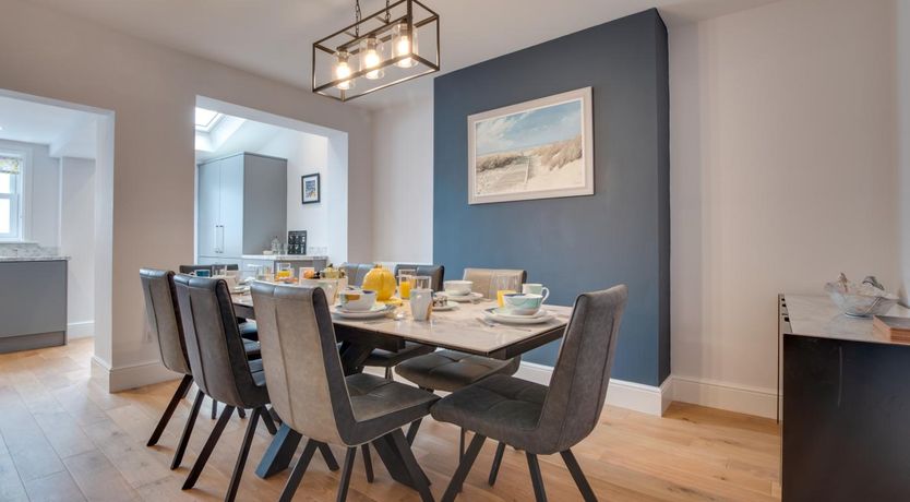 Photo of 4 Bed in Whitby