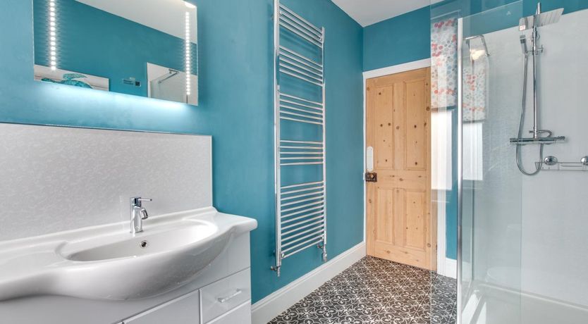 Photo of 4 Bed in Whitby