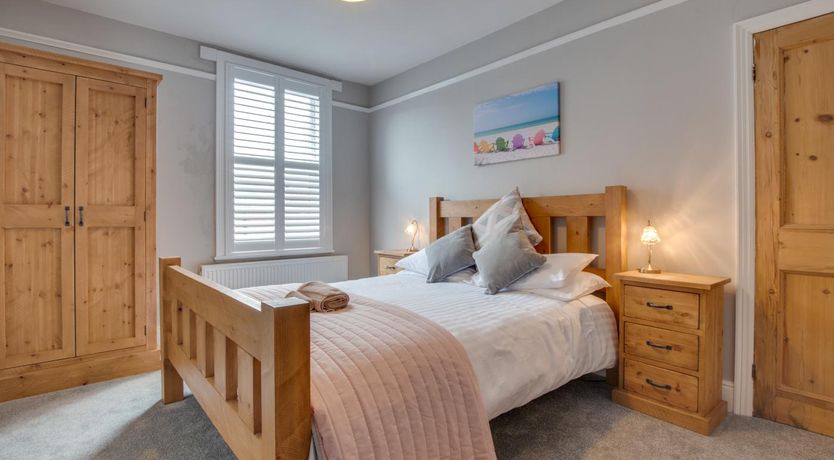 Photo of 4 Bed in Whitby