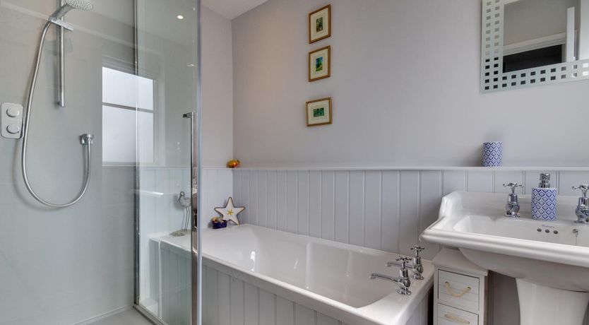 Photo of 3 Bed in Holt