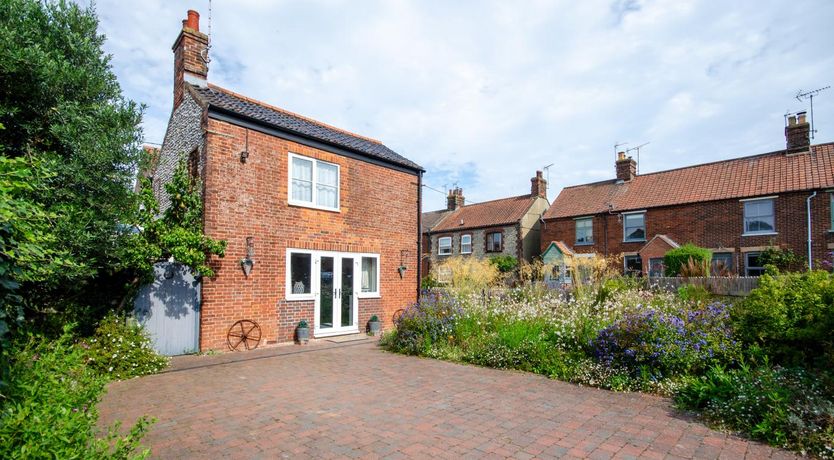 Photo of 3 Bed in Holt
