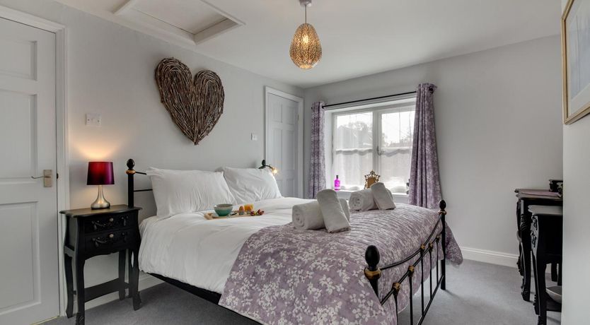 Photo of 3 Bed in Holt
