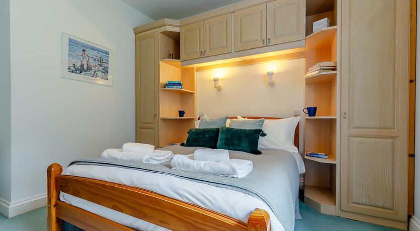 Photo of 2 Bed in St. Levan