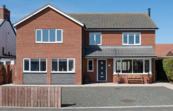 5 Bed in Seahouses Holiday Home