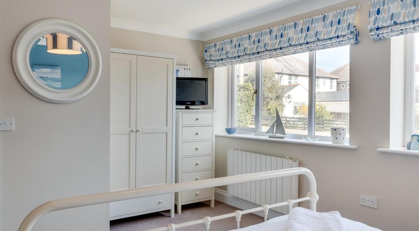 Photo of 5 Bed in Seahouses