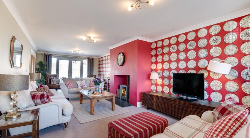 Photo of 5 Bed in Seahouses