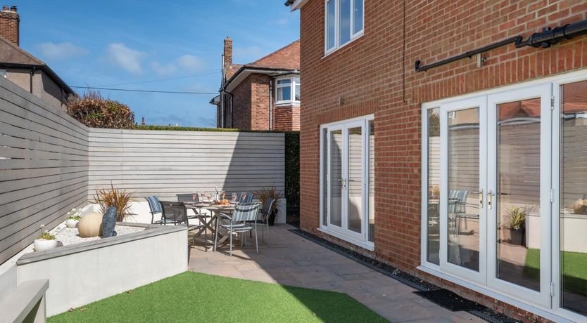 Photo of 5 Bed in Seahouses