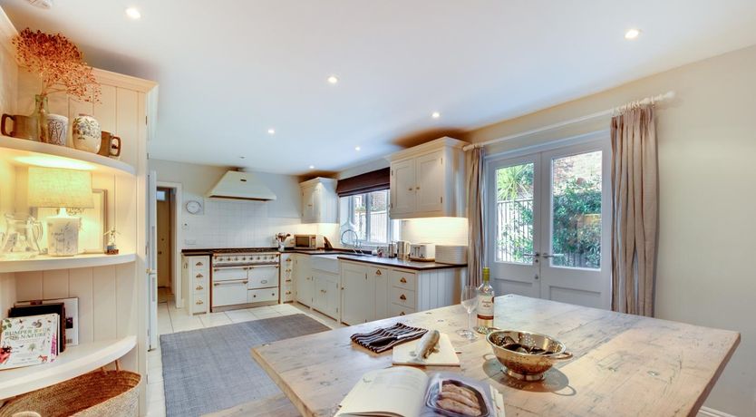 Photo of 6 Bed in Southwold