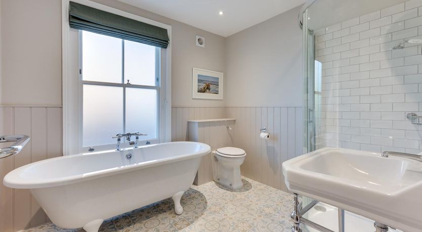 Photo of 6 Bed in Southwold