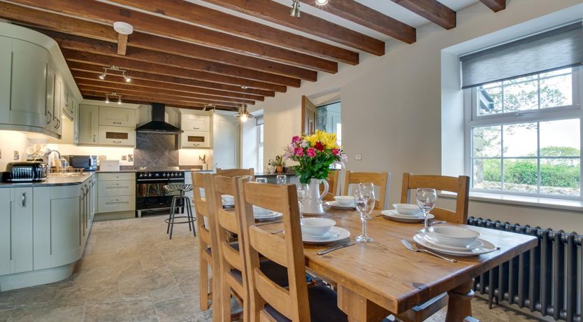 Photo of 4 Bed in Llanaelhaearn