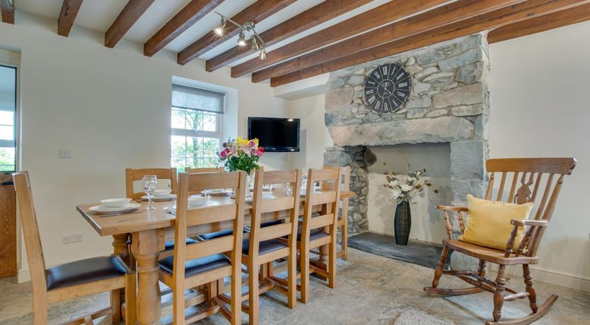 Photo of 4 Bed in Llanaelhaearn