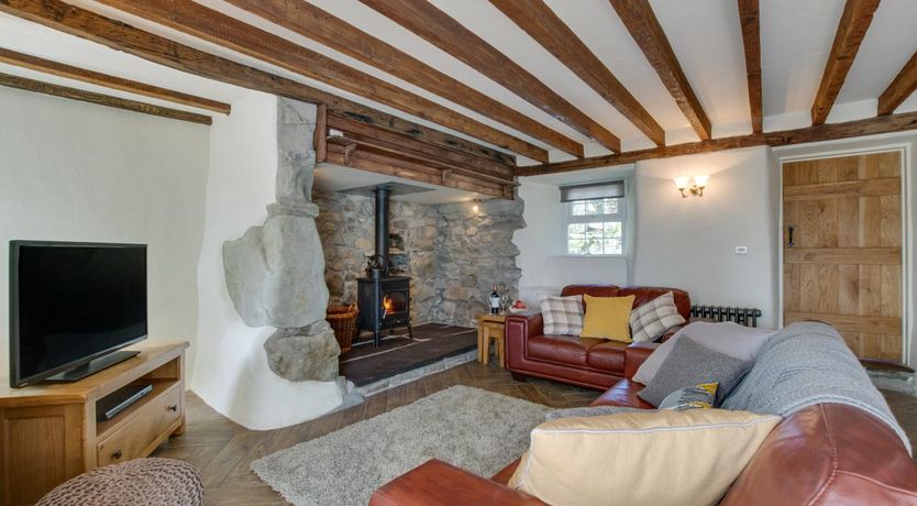 Photo of 4 Bed in Llanaelhaearn