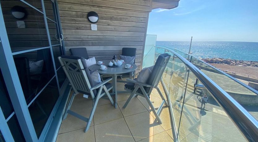 Photo of 2 Bed in West Bay