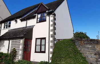 2 Bed in Beer Holiday Home