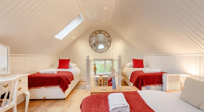 Photo of 6 Bed in Padstow