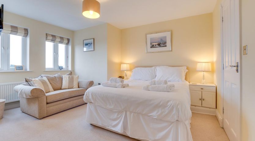 Photo of 4 Bed in North Sunderland