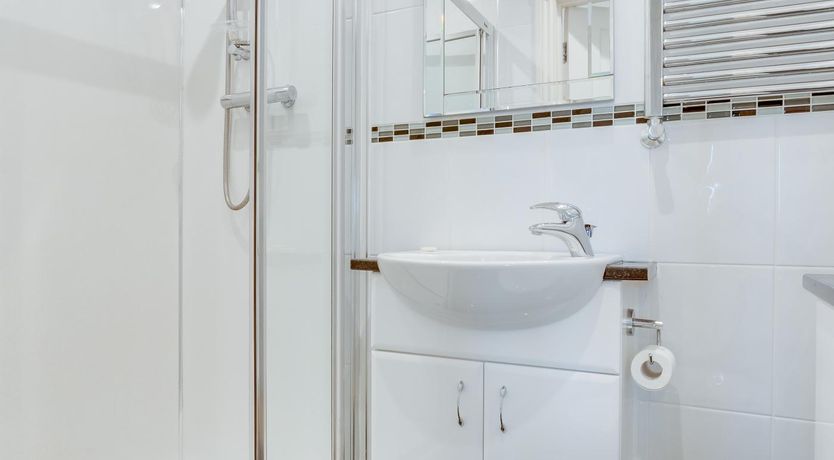 Photo of 4 Bed in North Sunderland