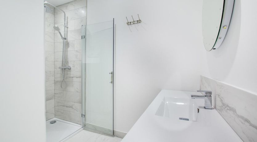 Photo of 3 Bed in Holt
