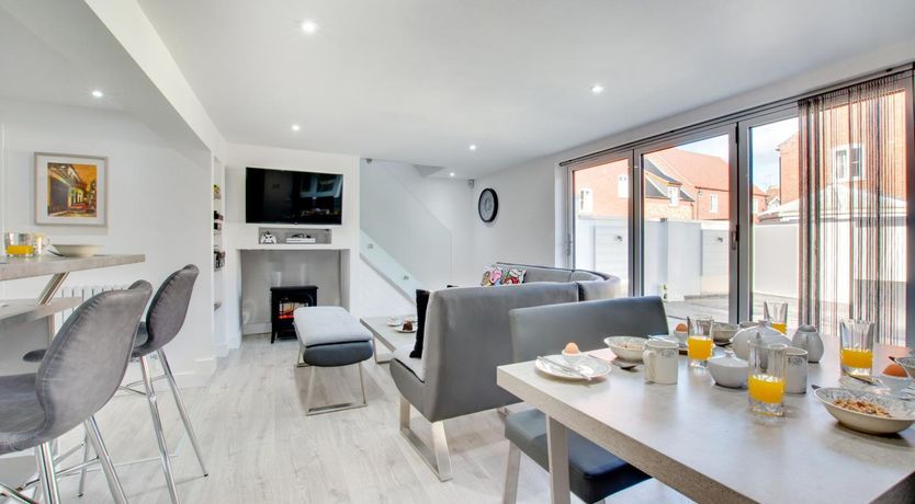 Photo of 3 Bed in Holt