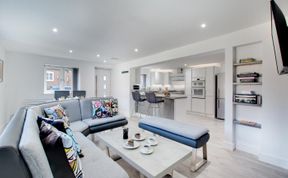 Photo of 3 Bed in Holt