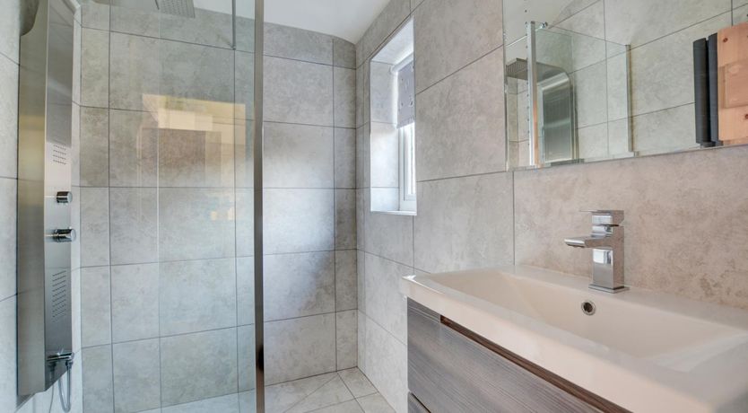 Photo of 2 Bed in Holt