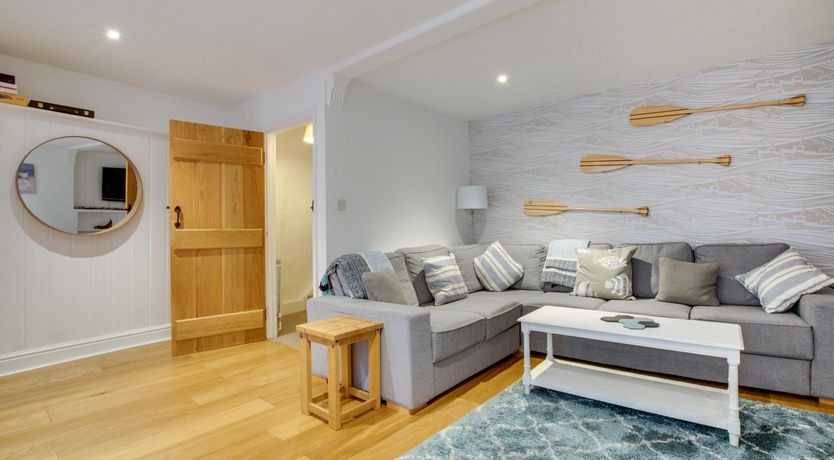 Photo of 3 Bed in Dartmouth