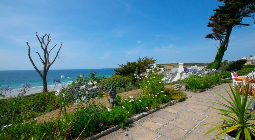 Photo of 4 Bed in Praa Sands