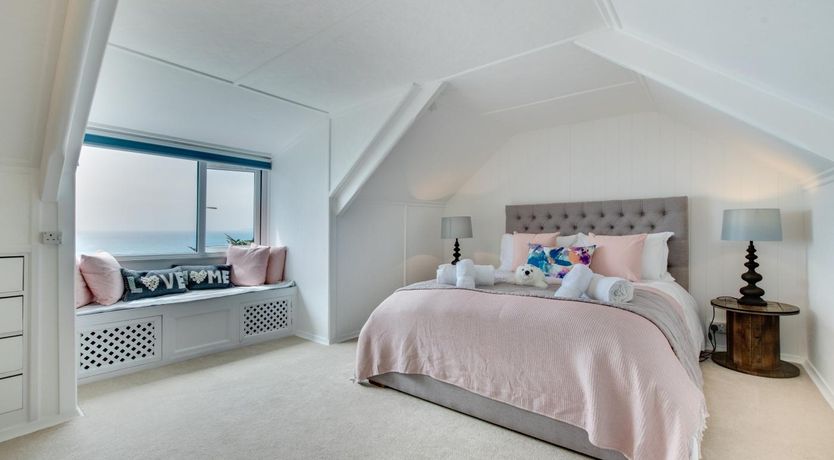 Photo of 4 Bed in Praa Sands