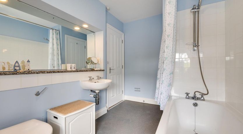 Photo of 1 Bed in St. Levan
