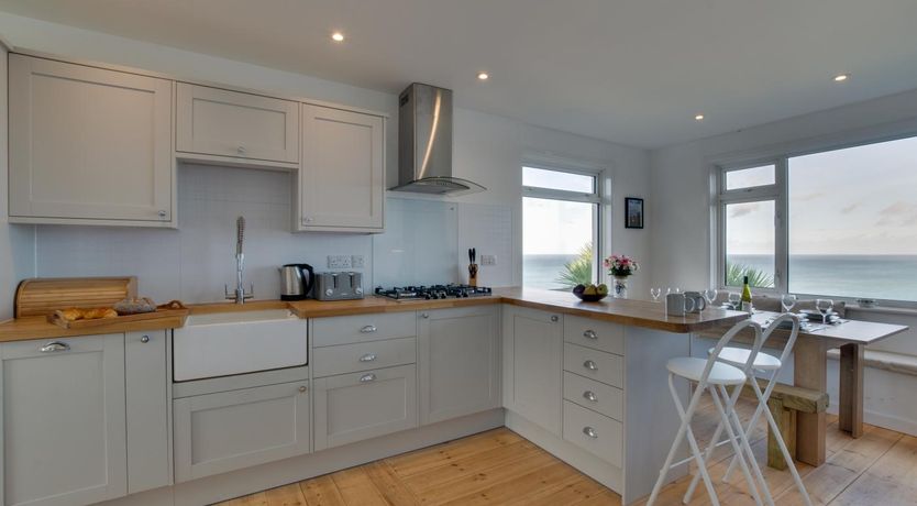 Photo of 3 Bed in St. Ives