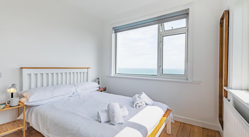 Photo of 3 Bed in St. Ives