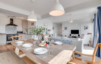 3 Bed in Beer Holiday Home