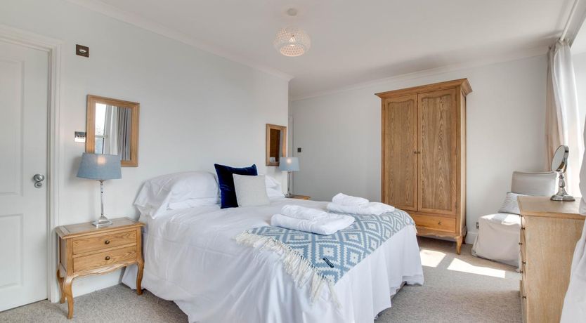 Photo of 3 Bed in Beer