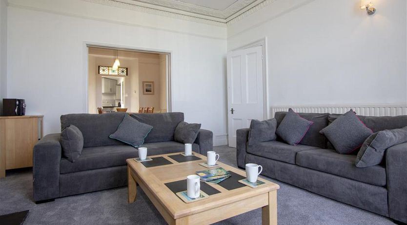 Photo of 5 Bed in St Ives
