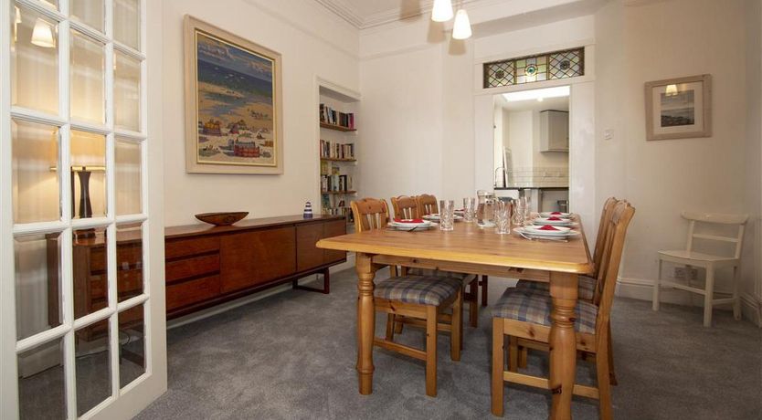 Photo of 5 Bed in St Ives