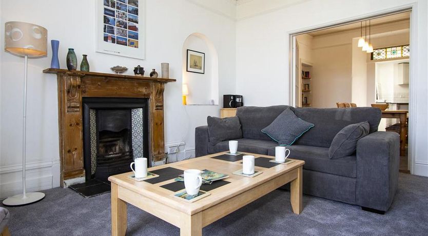 Photo of 5 Bed in St Ives