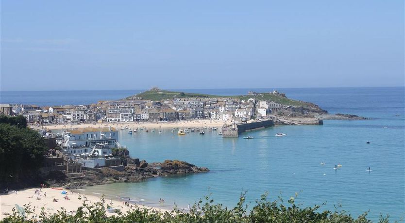 Photo of 5 Bed in St Ives