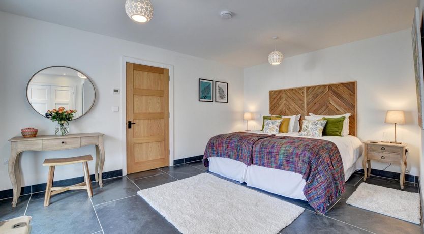 Photo of 2 Bed in Ilfracombe