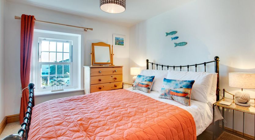 Photo of 3 Bed in Gorran Haven