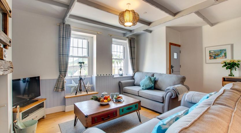 Photo of 3 Bed in Gorran Haven
